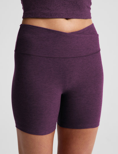 Beyond Yoga Women's 5" Spacedye Shorts - Blackberry