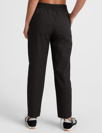 Beyond Yoga Women's Tapered Mid Rise Jetstretch Pants - Black