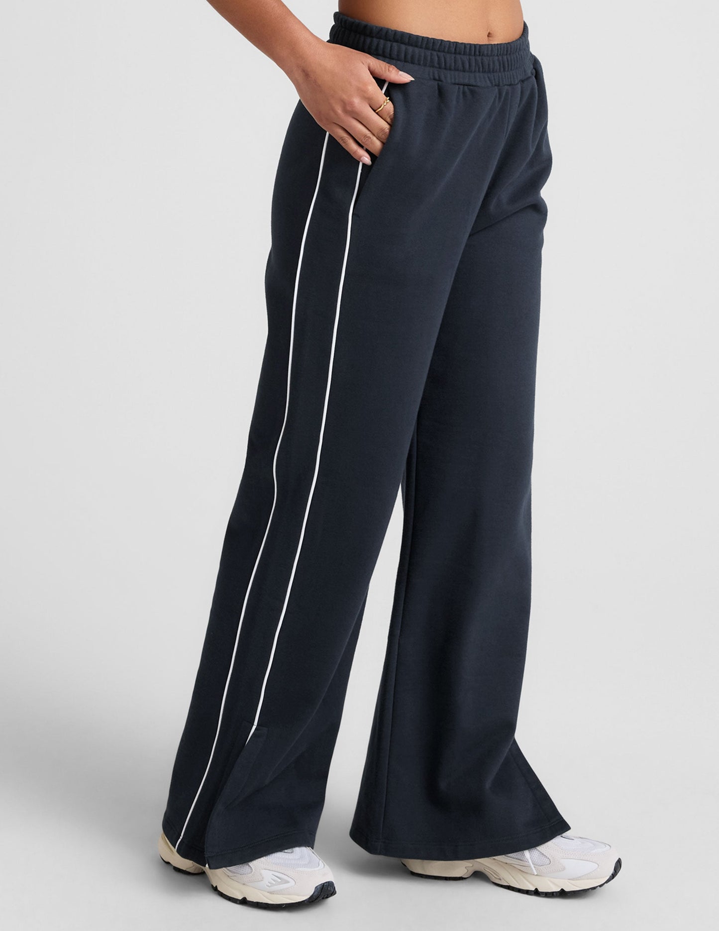 Beyond Yoga Relaxed Wide Leg LuxeFleece Pants - Nocturnal Navy