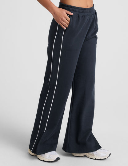Beyond Yoga Relaxed Wide Leg LuxeFleece Pants - Nocturnal Navy