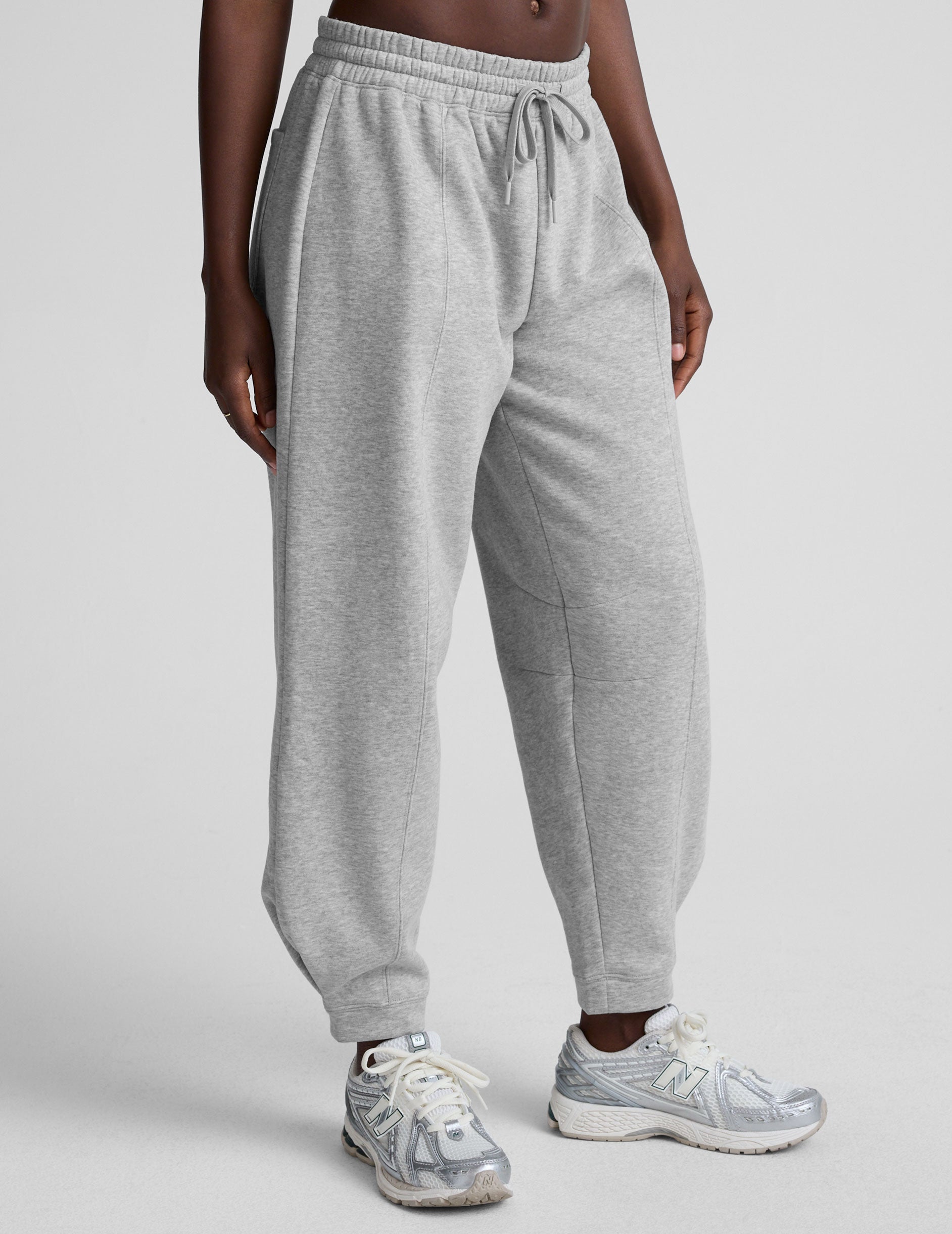 Beyond Yoga Women's Baggy Fleece LuxeFleece Barrel Sweatpant - Gray