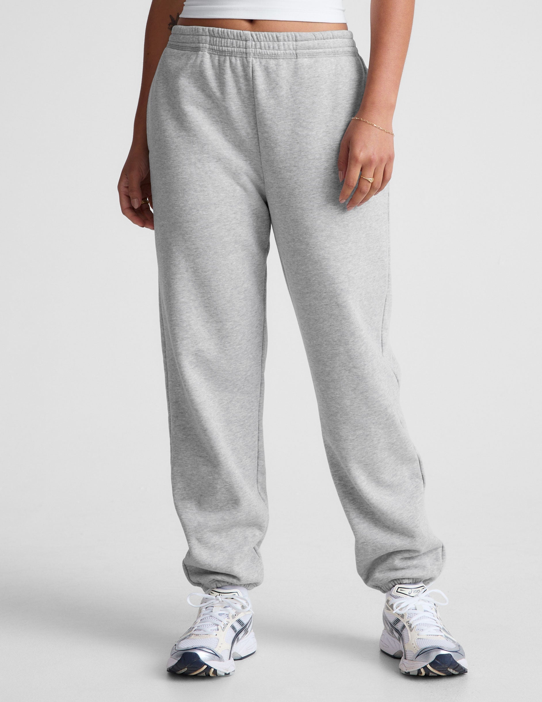 Beyond Yoga Women's Relaxed LuxeFleece Sweatpant - Light Heather Gray
