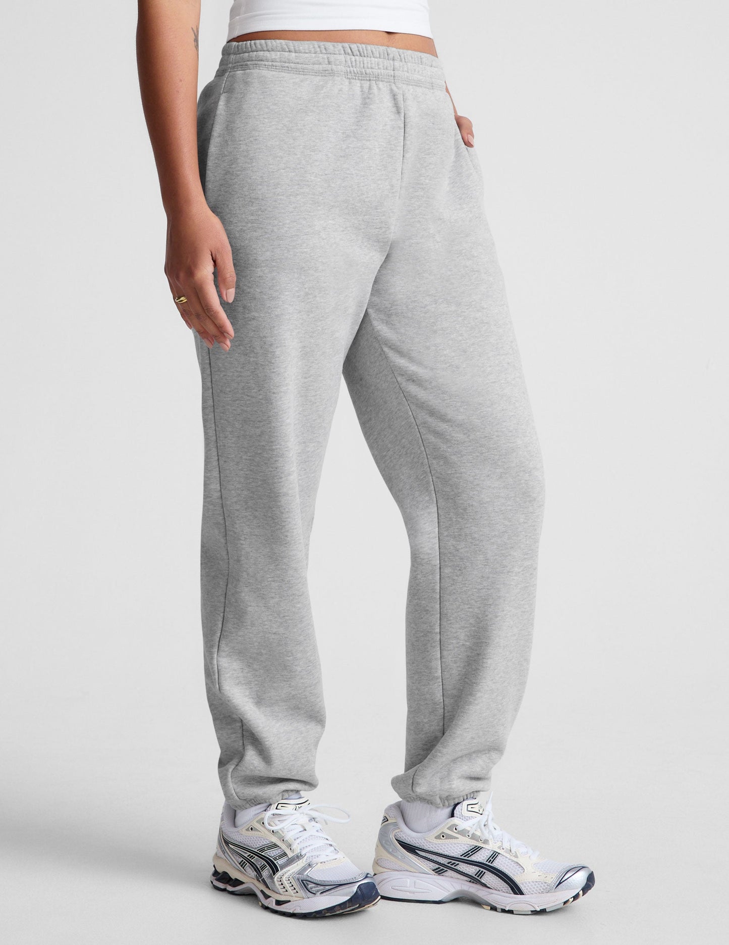 Beyond Yoga Women's Relaxed LuxeFleece Sweatpant - Light Heather Gray