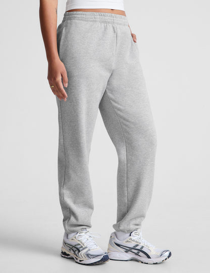 Beyond Yoga Women's Relaxed LuxeFleece Sweatpant - Light Heather Gray