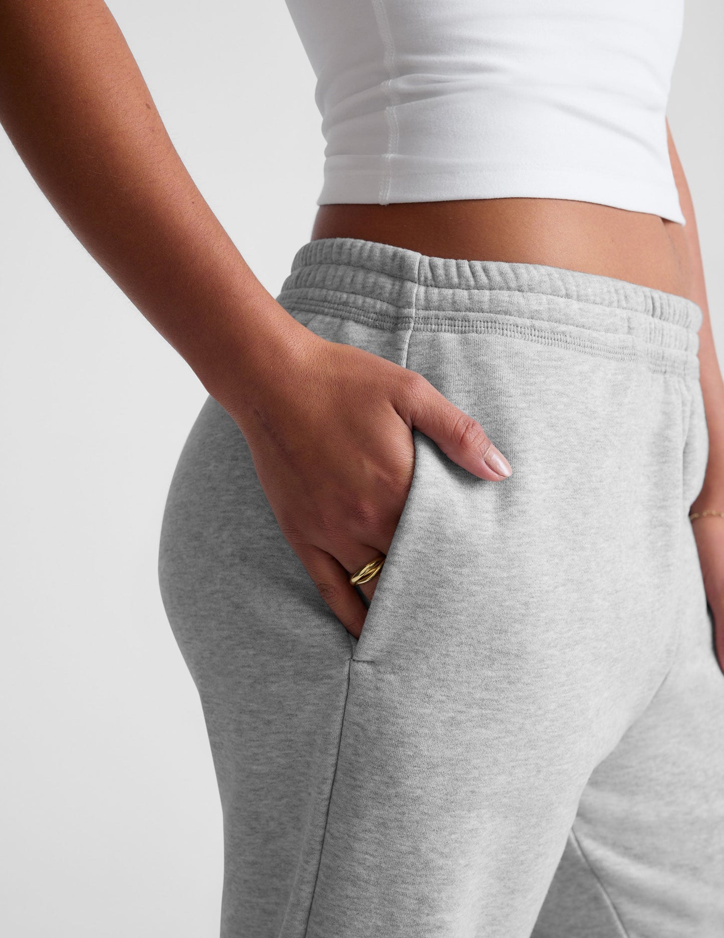 Beyond Yoga Women's Relaxed LuxeFleece Sweatpant - Light Heather Gray
