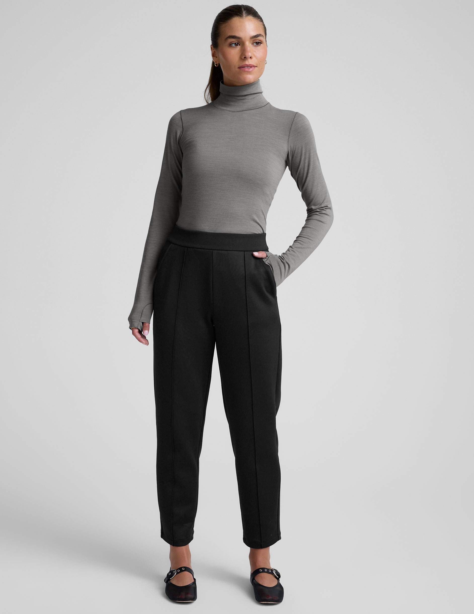 Beyond Yoga Slim Fit Tapered In The Flow Ankle Pant - Black