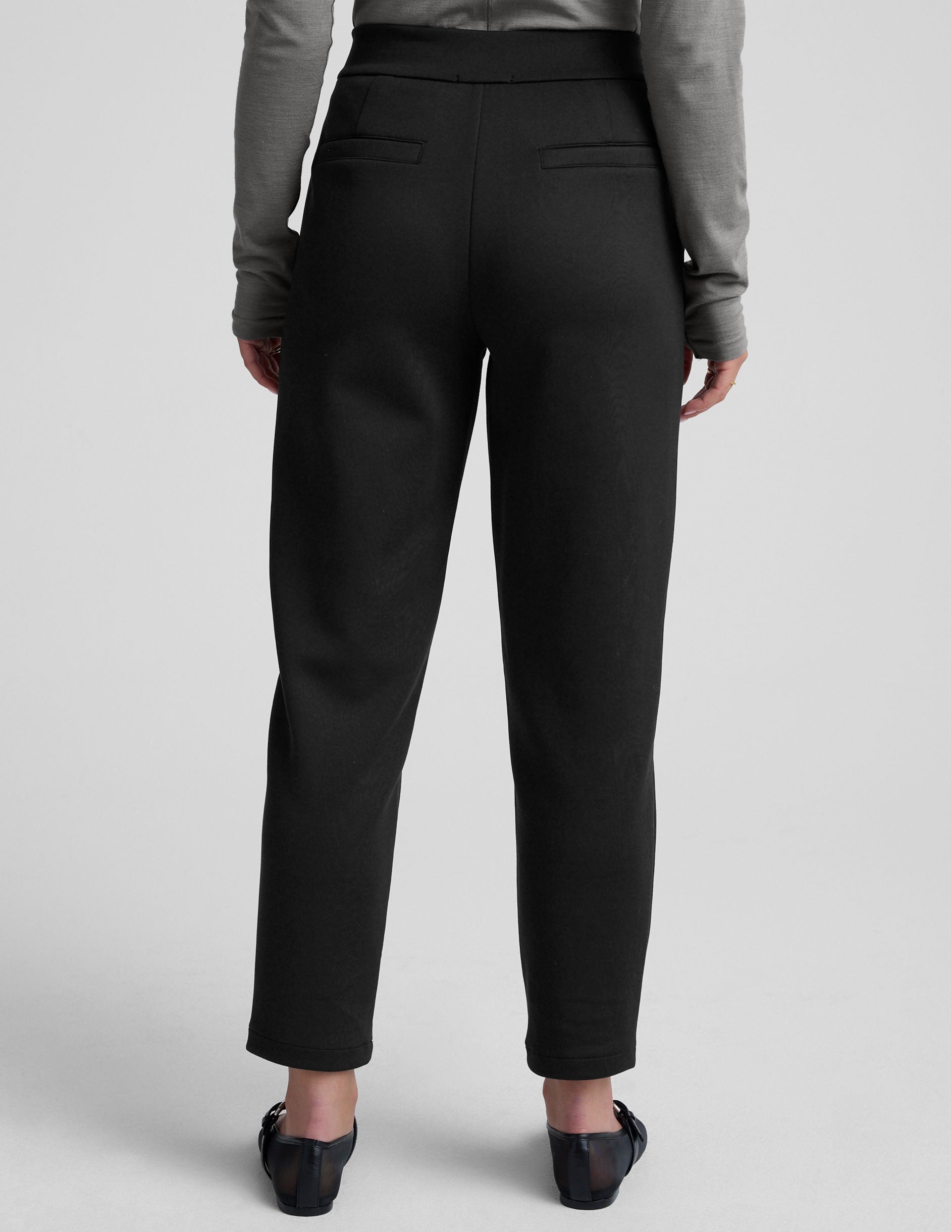 Beyond Yoga Slim Fit Tapered In The Flow Ankle Pant - Black