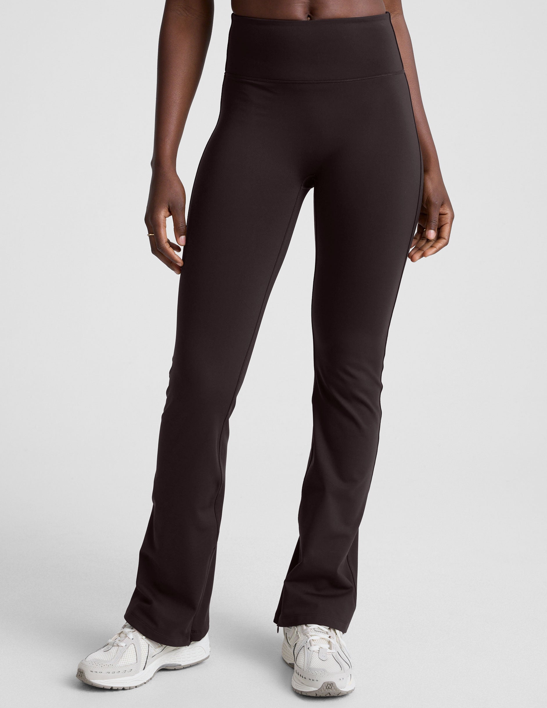 Beyond Yoga Women's High Waisted Bootcut Fleece Pants - Dark Chocolate