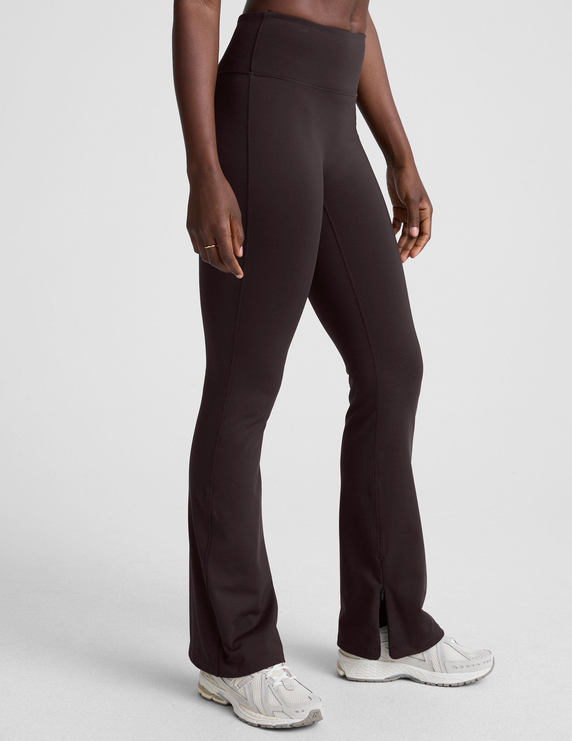 Beyond Yoga Women's High Waisted Bootcut Fleece Pants - Dark Chocolate