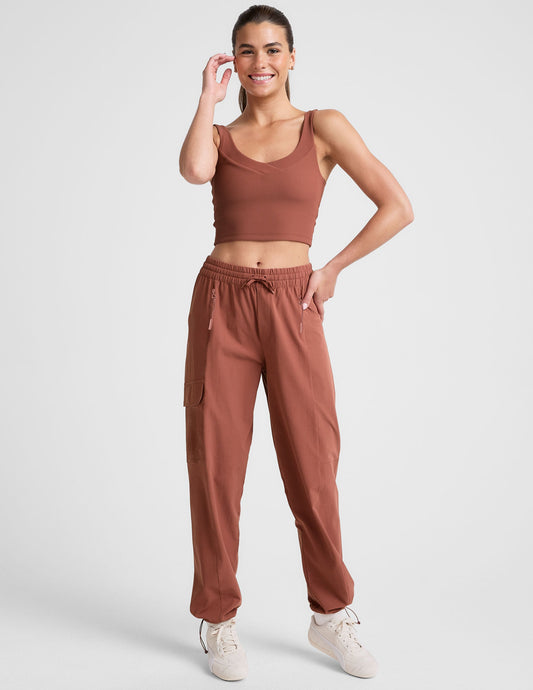 Beyond Yoga Women's Peak Cargo Pants - Opulent Auburn