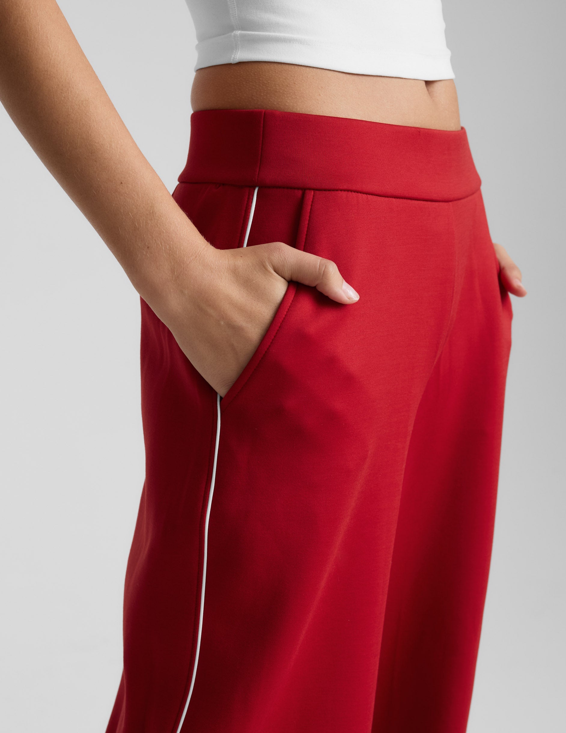 Beyond Yoga Women's Piped Wide Leg Pull On Pants - Red