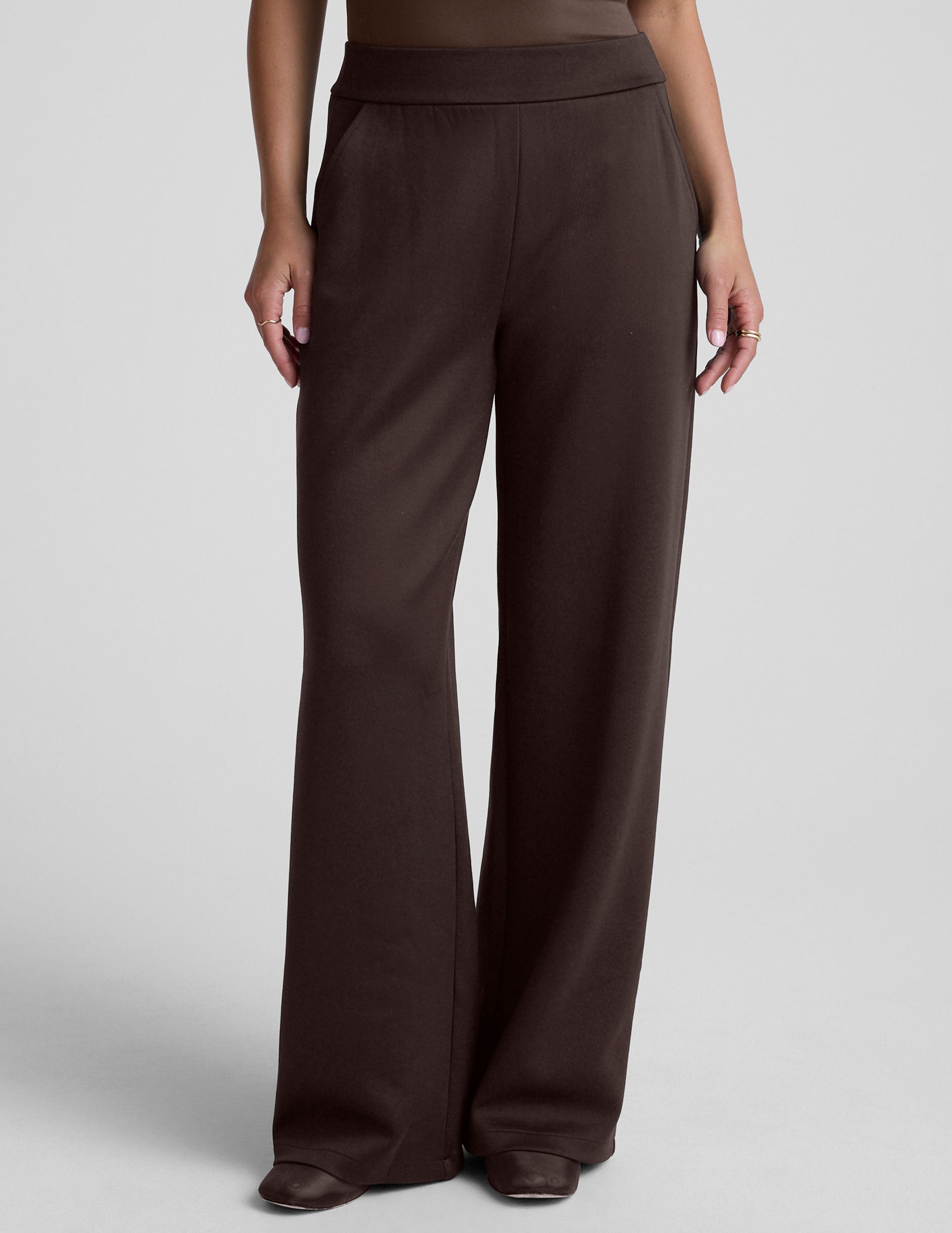 Beyond Yoga Wide Leg Elastic Waist Flowy Pants - Dark Chocolate