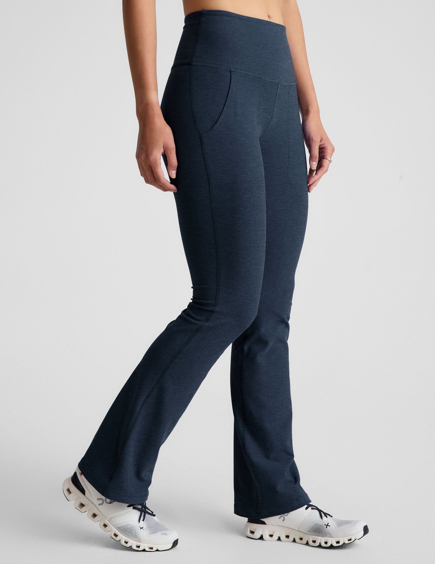 Beyond Yoga Women's High Waisted Bootcut Spacedye Pocket Pant - Nocturnal Navy