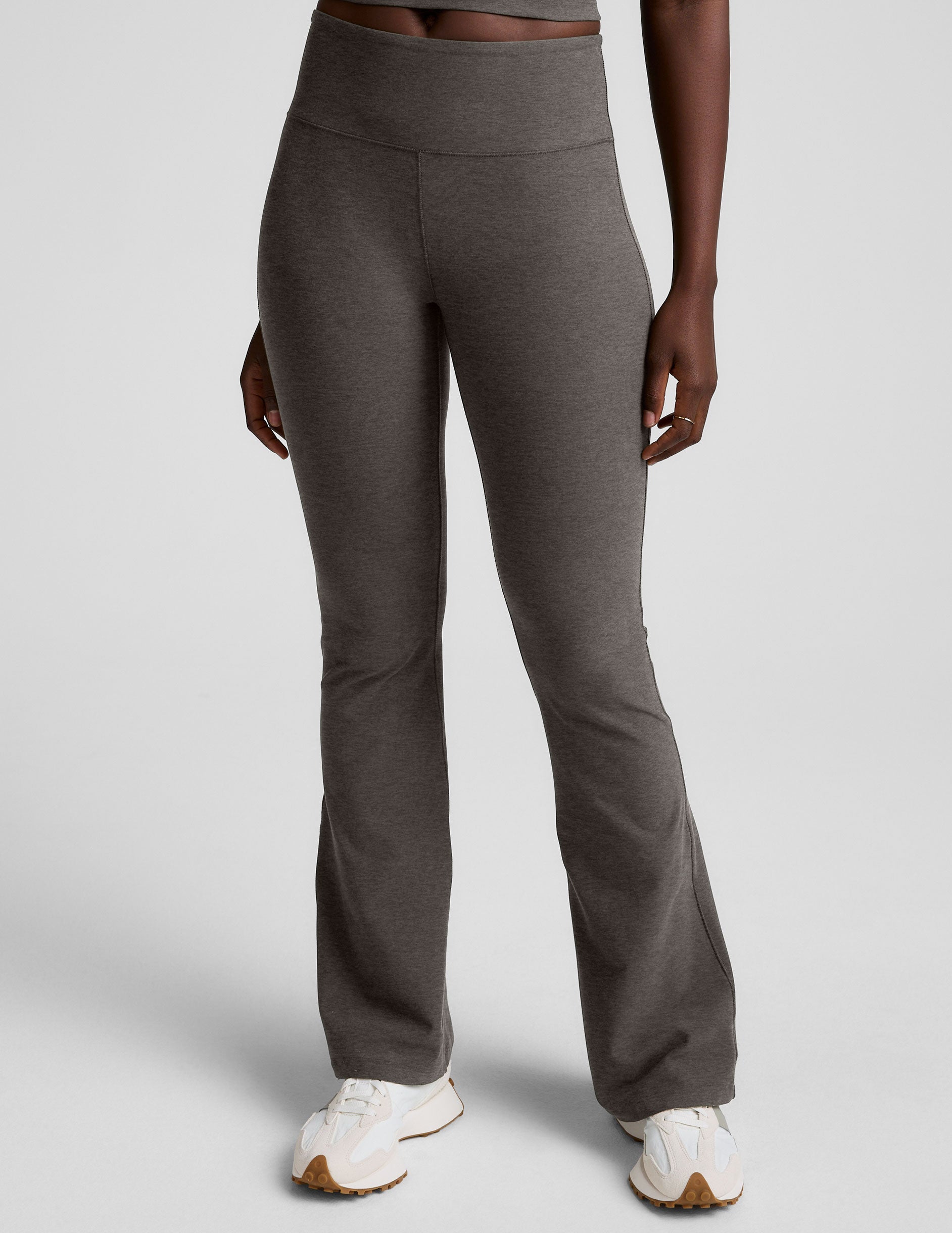 Beyond Yoga Women's Mid-Rise Bootcut Spacedye Pant - True Gray Heather