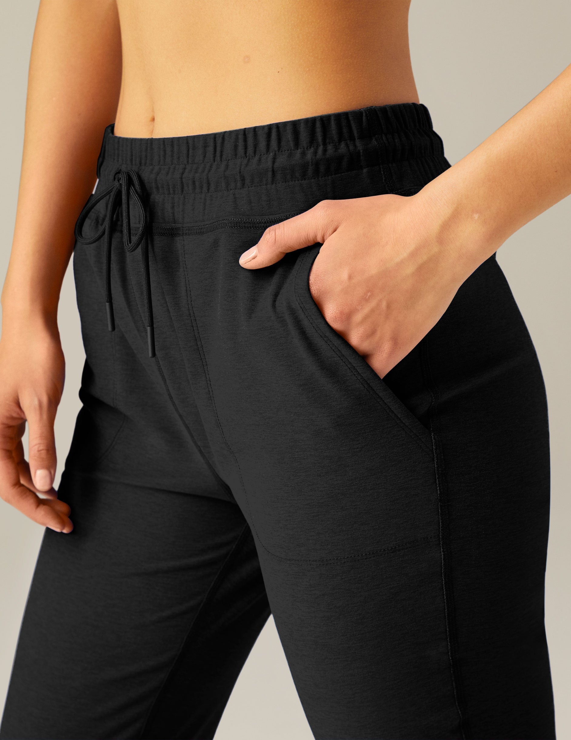 Beyond Yoga Slim Fit Spacedye Midi Jogger Pants - Black