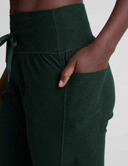 Beyond Yoga Women's High Waisted Pocket Spacedye Jogger - Green