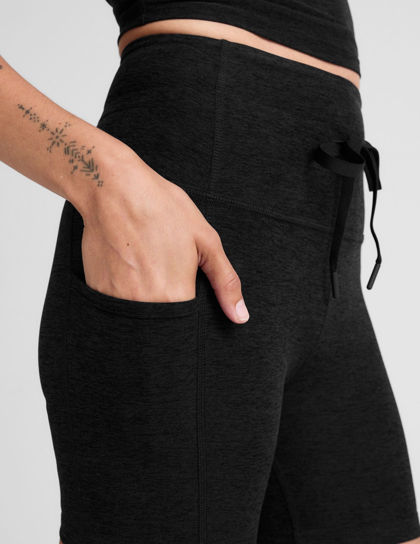 Beyond Yoga High Waisted 5" Pocket Spacedye Shorts - Black