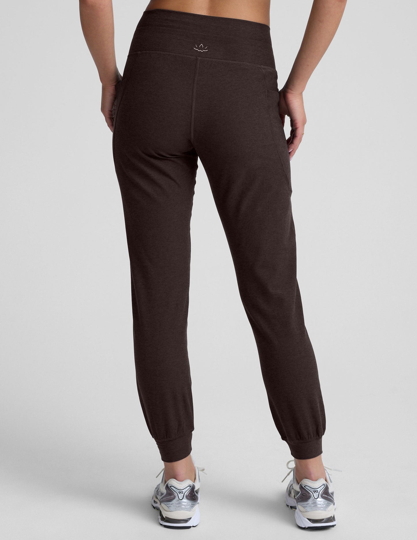 Beyond Yoga Women's High Waisted Pocket Spacedye Jogger - Dark Chocolate
– Beyond Yoga