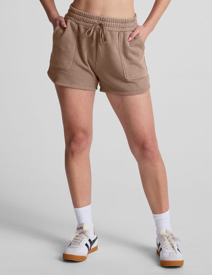 Beyond Yoga Relaxed Drawstring Cali Shorts - Washed Desert Sand