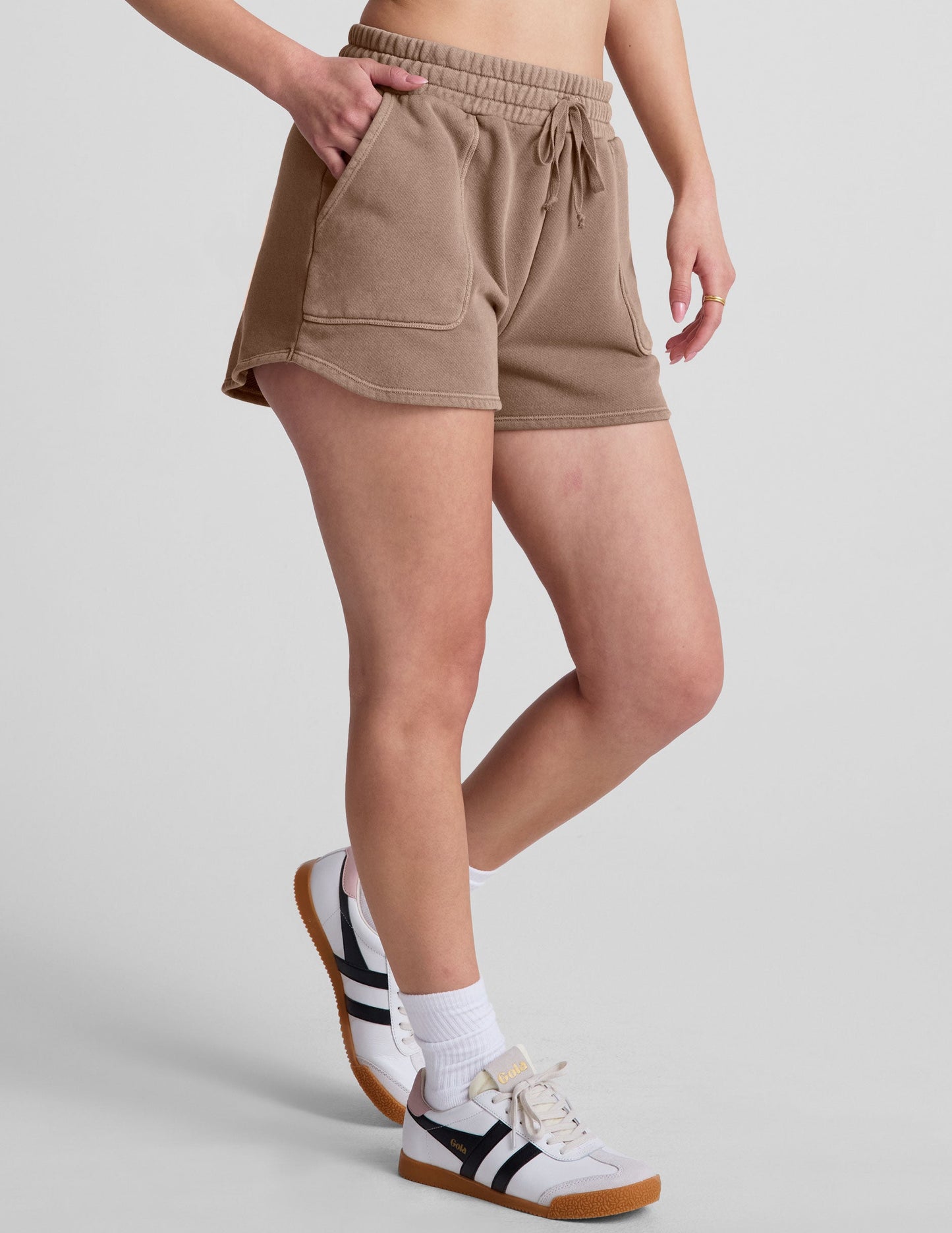 Beyond Yoga Relaxed Drawstring Cali Shorts - Washed Desert Sand