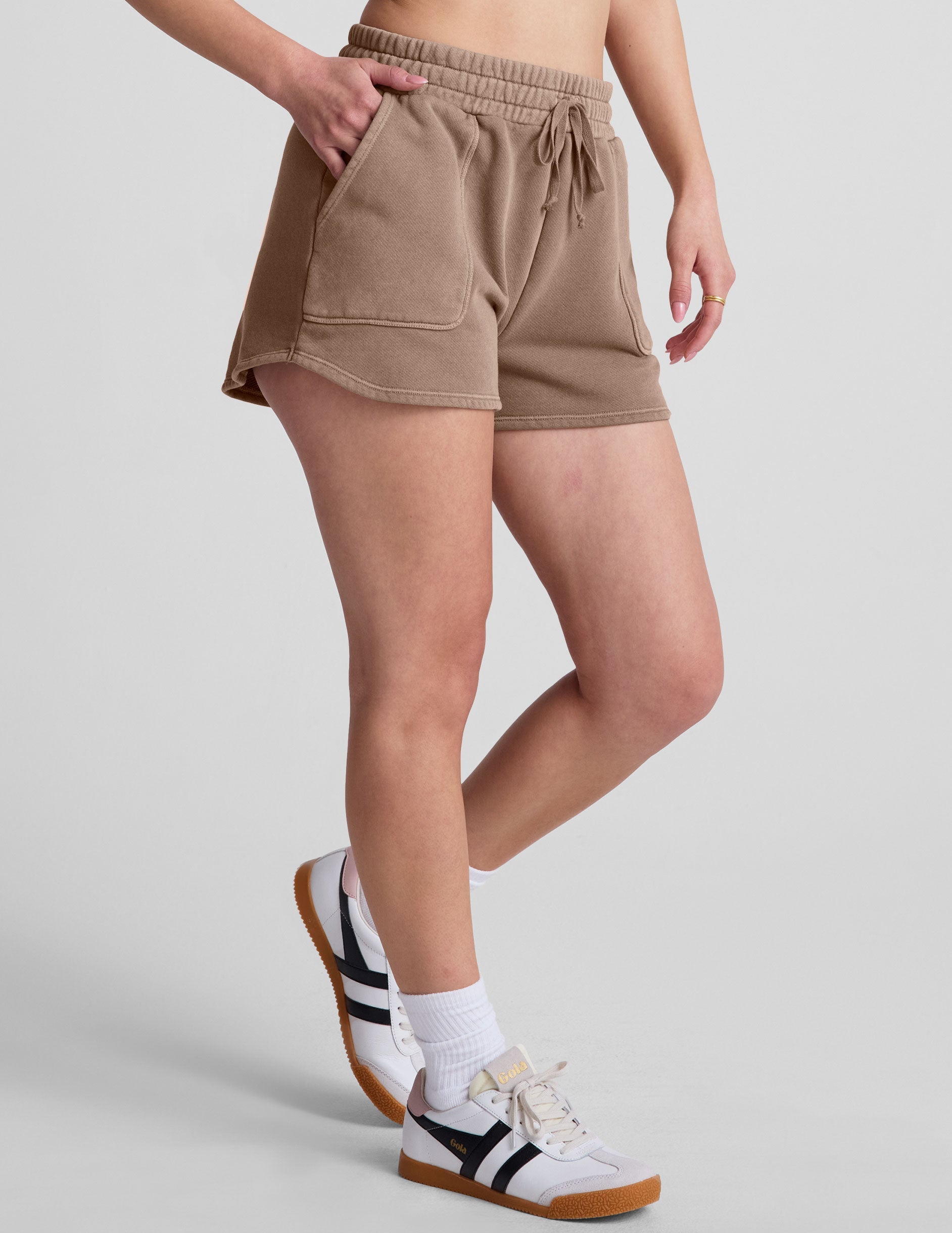 Beyond Yoga Relaxed Drawstring Cali Shorts - Washed Desert Sand