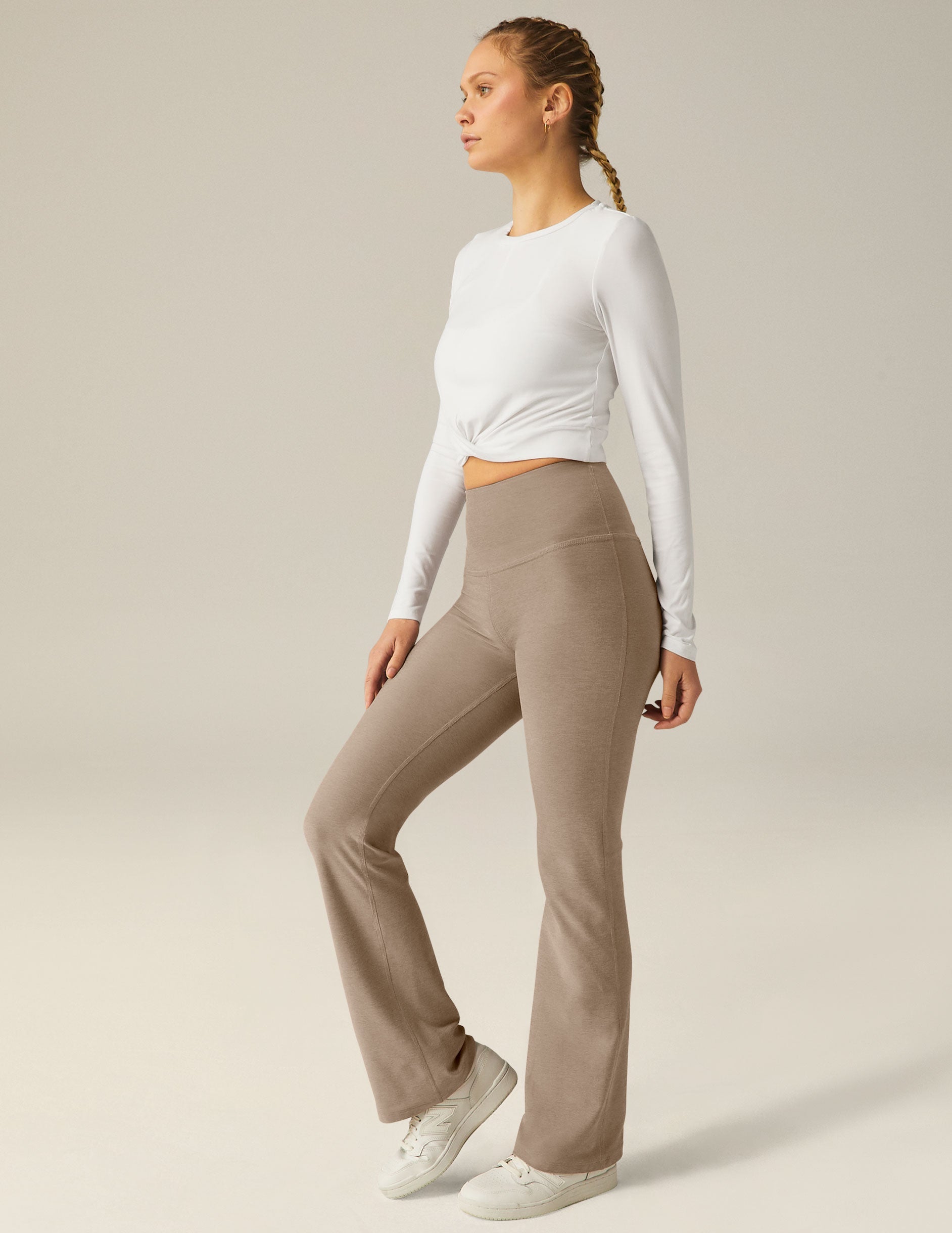 Beyond Yoga Featherweight Center Stage Cropped Long Sleeve Pullover