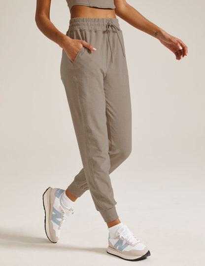 Beyond Yoga Women's Commuter Spacedye Jogger - Birch Heather