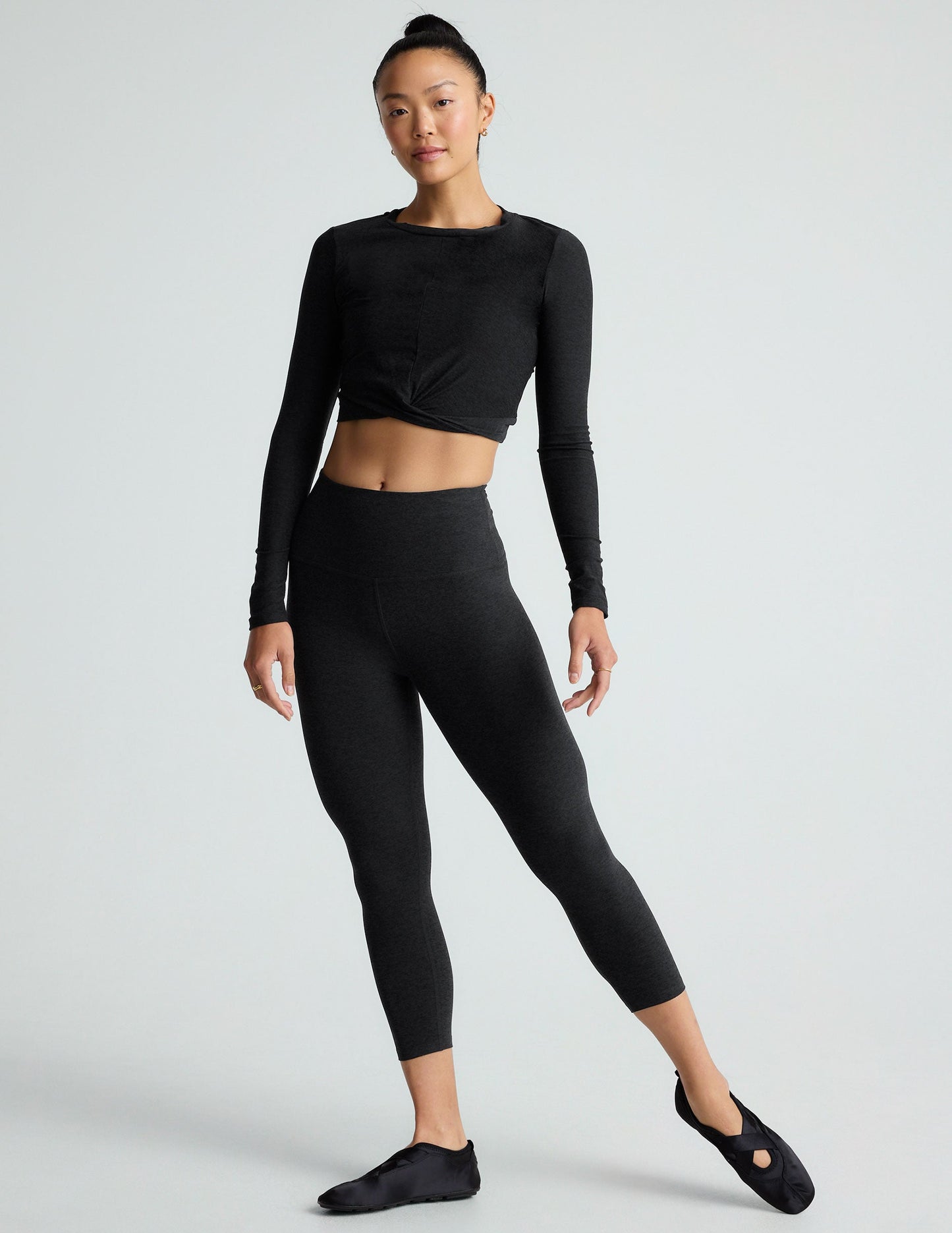 Beyond Yoga Featherweight Center Stage Cropped Long Sleeve Pullover
