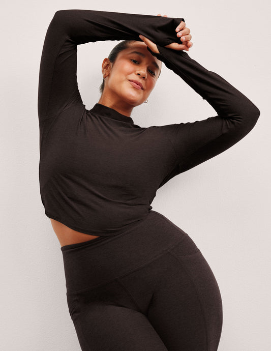 Beyond Yoga Featherweight Moving On Cropped Pullover