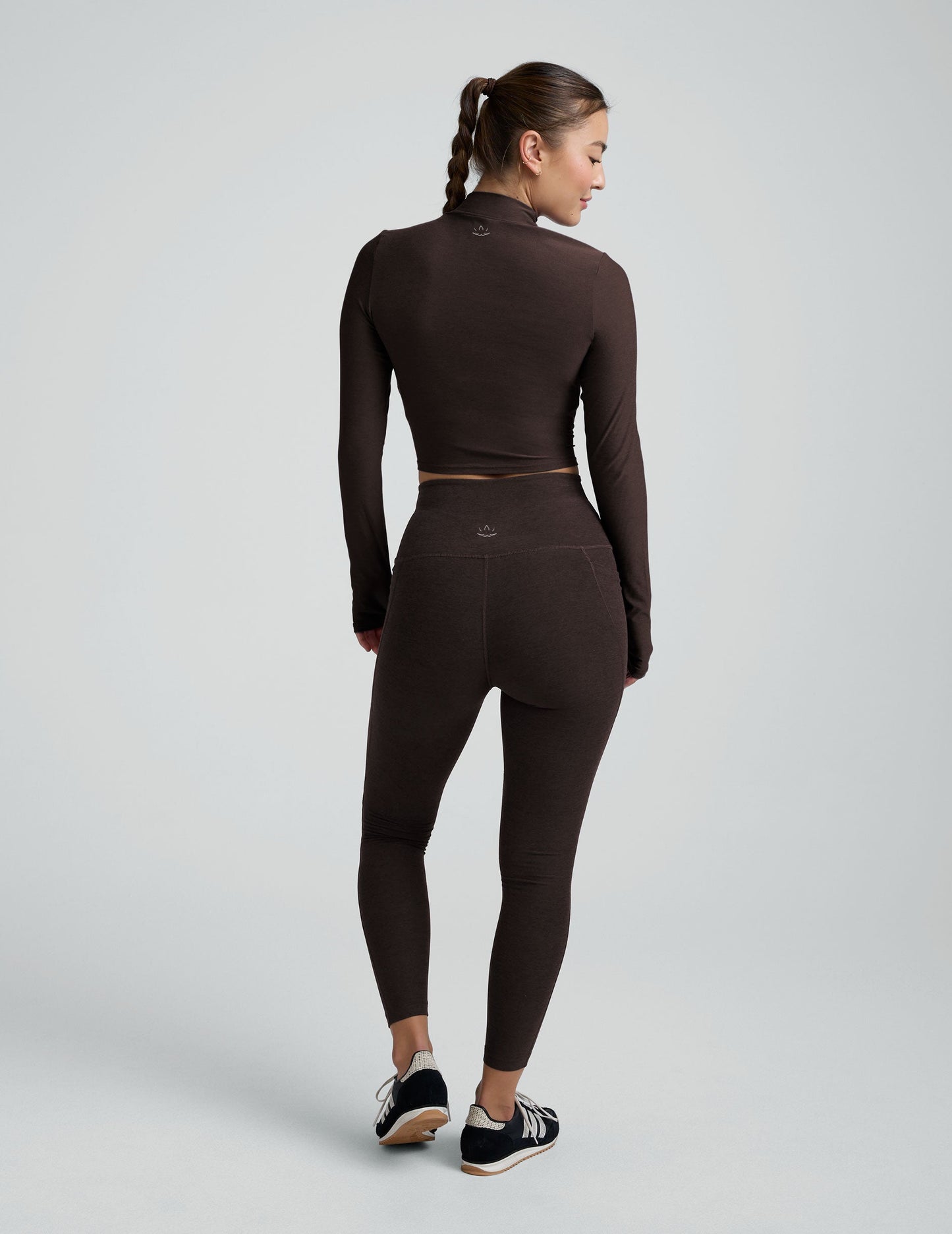 Beyond Yoga Featherweight Moving On Cropped Pullover